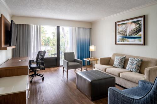 Posezení v ubytování Courtyard by Marriott - Naples