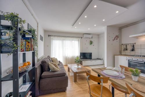 Natali Studio Apt - Sara Apartment - Zen Apartment