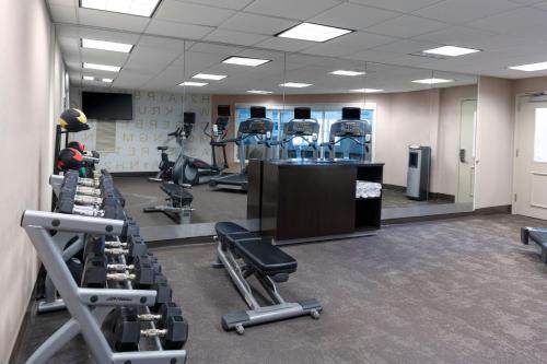 Fitness centrum a/nebo fitness zařízení v ubytování Residence Inn by Marriott Yonkers Westchester County