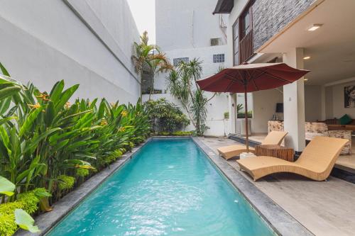Kolam renang di atau dekat dengan The BALIem Villa