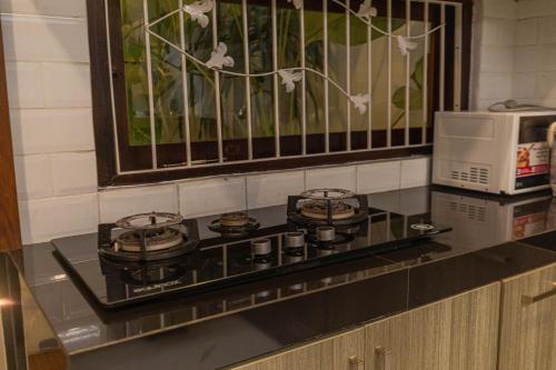 Dapur atau dapur kecil di The BALIem Villa