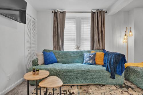 Zona de estar de Renovated 2br In Germantown