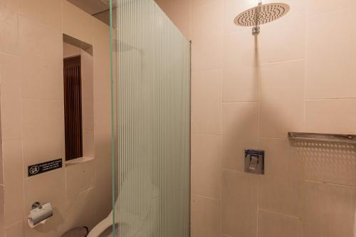 Bilik mandi di The BALIem Villa