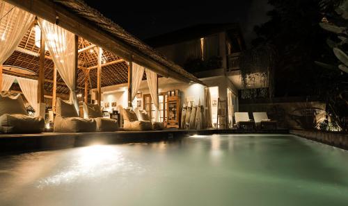 Piscina en o cerca de Surflodge Limasan Bali