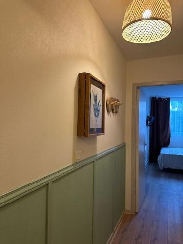 Postel nebo postele na pokoji v ubytování Studio avec accès plage et mer