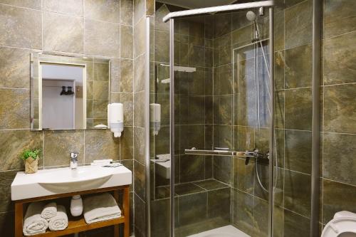A bathroom at Orda Hotel