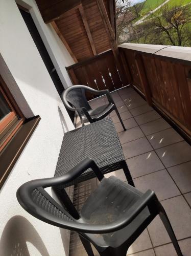 Ein Balkon oder eine Terrasse in der Unterkunft Fewo beim Schmied Straßkirchen