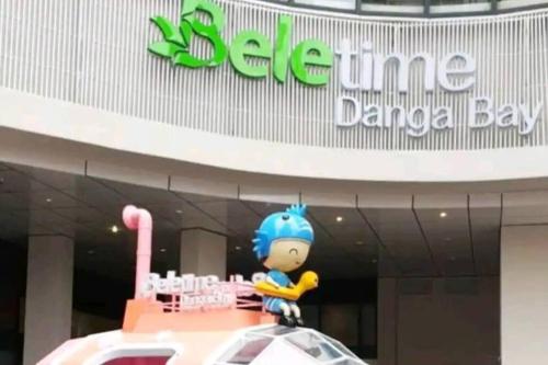 a lego minifigure is on top of a building at Bench/seaviews4-13pax/JohorBahru 9B amberside in Johor Bahru