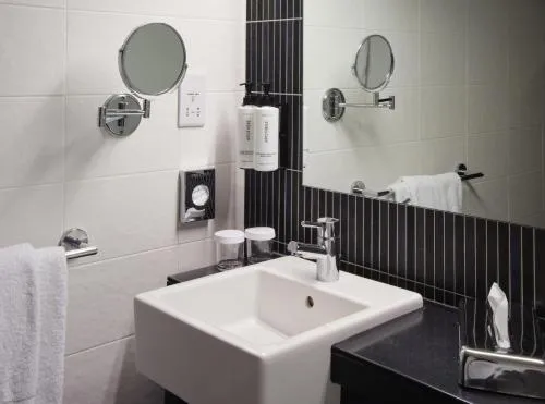 Crowne Plaza Birmingham City by IHG photo 3