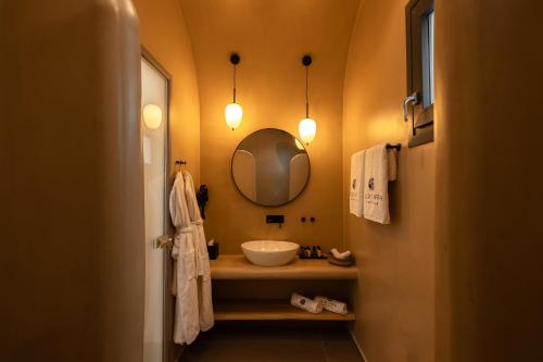 Kylpyhuone majoituspaikassa Secret Path Luxury Villas