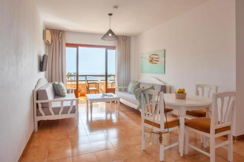 Posteľ alebo postele v izbe v ubytovaní BJ Playamar Hotel & Apartamentos