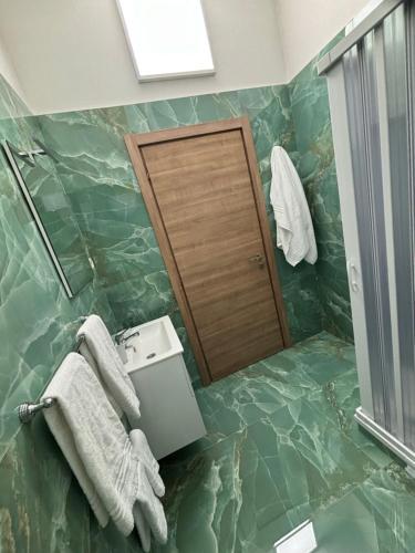 Ένα μπάνιο στο Binario104