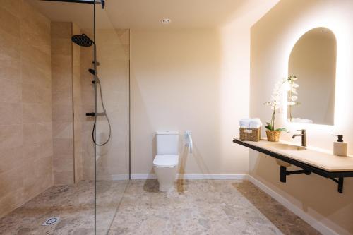 New Hostly Alameda Apartments photo 64