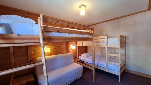 เตียงสองชั้นในห้องที่ Cortina - 34 - Appart vue montagne - 8 pers