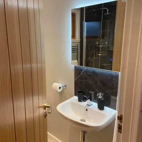 Cathwill - Cosy 4 Star Cottage - Cairngorm National Parkにあるバスルーム