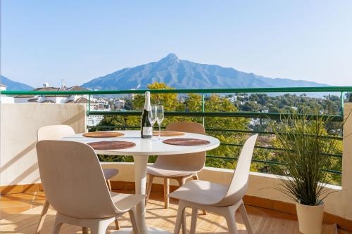 Central 2 Bedroom Apartment with Stunning Views