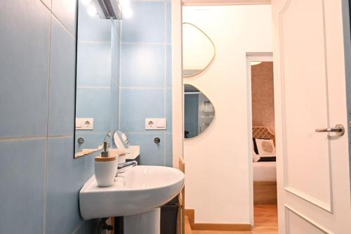 For You Rentals Vive la vida madrileña en piso temporal 2 habitaciones CER832