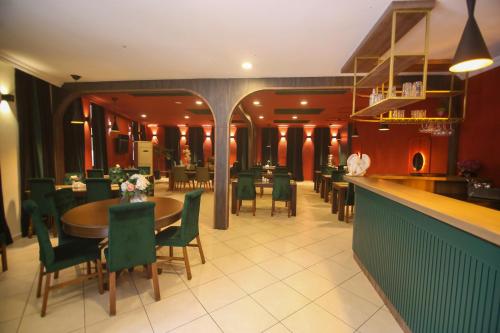 Restaurace v ubytování ÇEVİK PALACE HOTEL