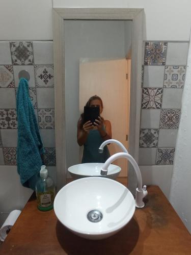 Ένα μπάνιο στο Casa INTI de Maracajaú