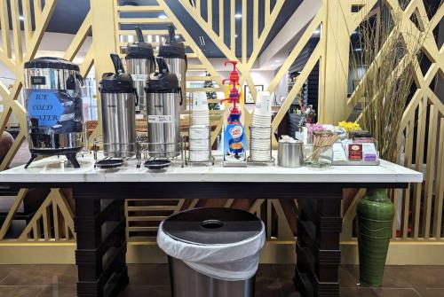 Coffee and tea making facilities at La Quinta by Wyndham Woodway - Waco South