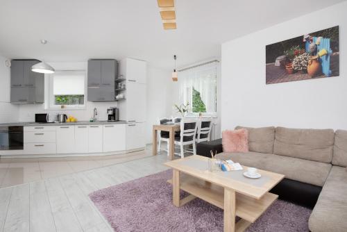 Elegant Apartment Myśliwskie Wzgórze in Gdańsk by Noclegi Renters