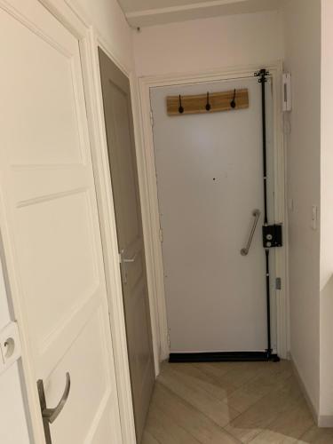 Charmant Appartement climatisé à 5 minutes de la plage