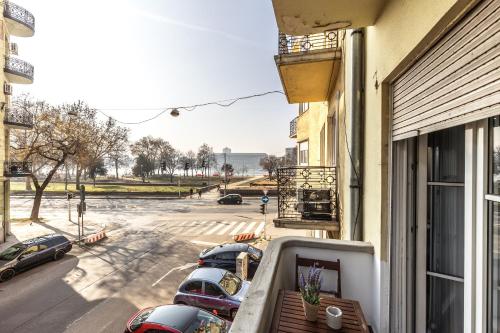 Bright & Spacious Riverside Apartment with Balcony 1093 Budapest, 2 Bakáts utca kép - 3