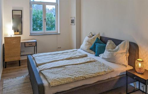 Ένα ή περισσότερα κρεβάτια σε δωμάτιο στο Stunning Apartment In Bad Heilbrunn