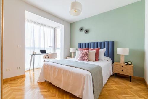 Apartamento con parking y piscina