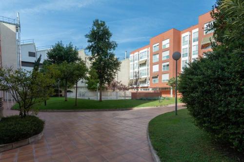 Apartamento con parking y piscina