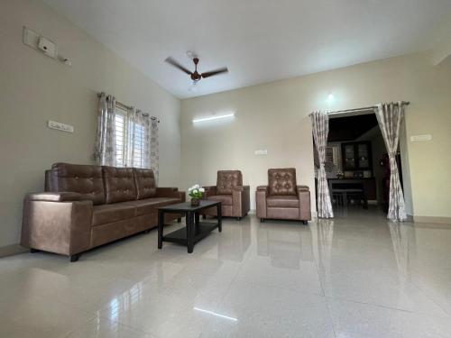 Gallery image of SSN Home Stays in Tirupati Near Alipiri in Tirupati