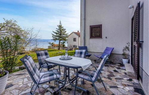 Stunning Apartment In Lovran With Wifi