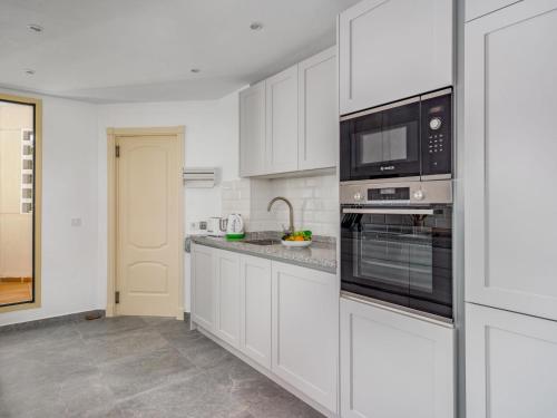 Apartment Fuente Aloha by Interhome
