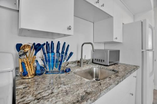 Una cocina o zona de cocina en Renovated 2br In Germantown