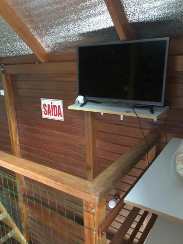 Μια τηλεόραση ή/και κέντρο ψυχαγωγίας στο Cabanas São Miguel