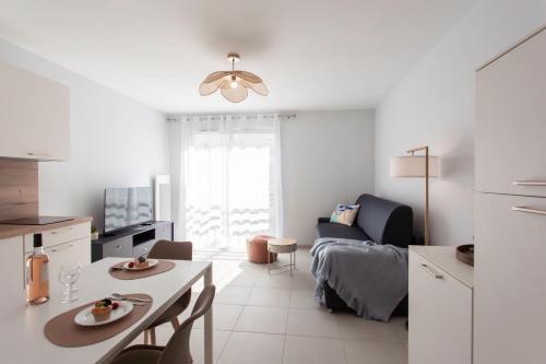 A5 - Modern Studio 5 min to Sea - Pool & Garage