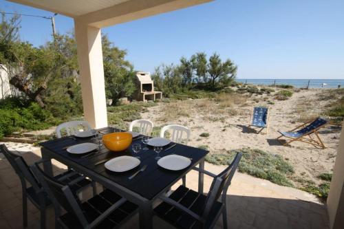 Air-conditioned seafront house