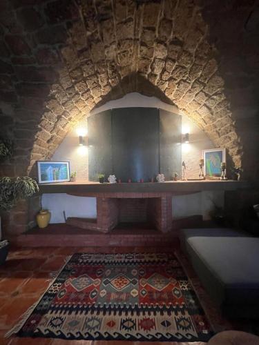 TV a/nebo společenská místnost v ubytování Bab El Mina guest house Byblos