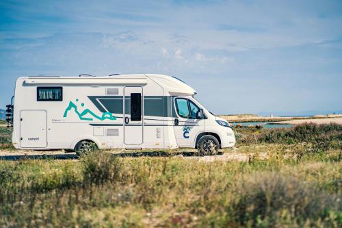 Fotografie z fotogalerie ubytování Campiri Base Prague - motorhomes & RVs rental company v destinaci Tuchoměřice