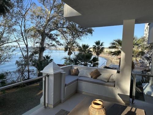 Renovated apt Aranja: with big balcony and sea view