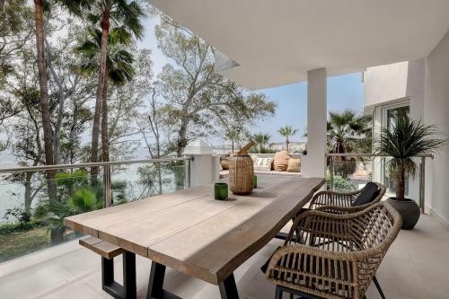 Renovated apt Aranja: with big balcony and sea view