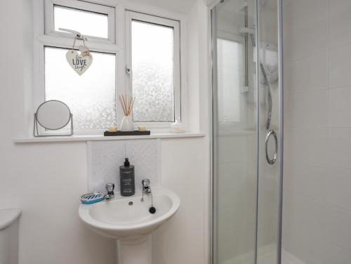 Vannituba majutusasutuses Gwen Y Wawr