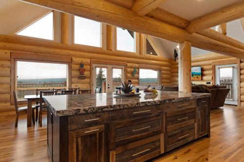 Gallery image of Sunset Magic by KABINO A/C HotTub Near Reservoir Fishing Trails Yellowstone in Island Park
