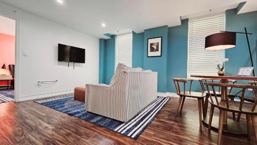 Μια τηλεόραση ή/και κέντρο ψυχαγωγίας στο The Lofts on Clematis 405 Downtown West Palm Beach