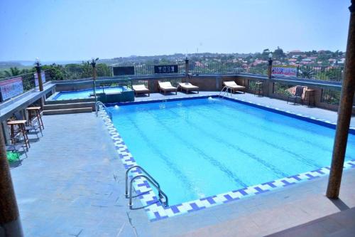 Bazén v ubytování Keba Xpress Hotel - Entebbe nebo v jeho okolí