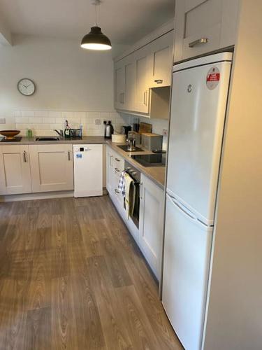 Кухня или мини-кухня в The Annexe. Enniskillen Town House.
