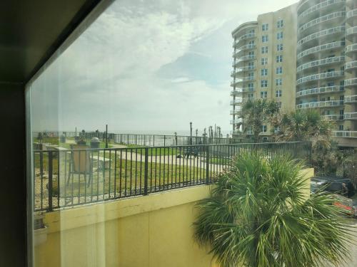 Afbeelding uit fotogalerij van Daytona Beach Condo with Ocean view in Daytona Beach
