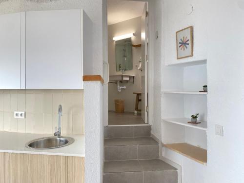 A bathroom at Agi Castell Mar
