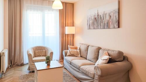 Χώρος καθιστικού στο FilinHome Brankovica Suite