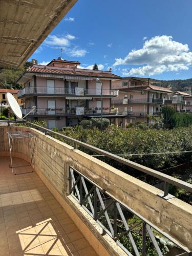 Un balcón o terraza de Il Sole dell'Alcantara
